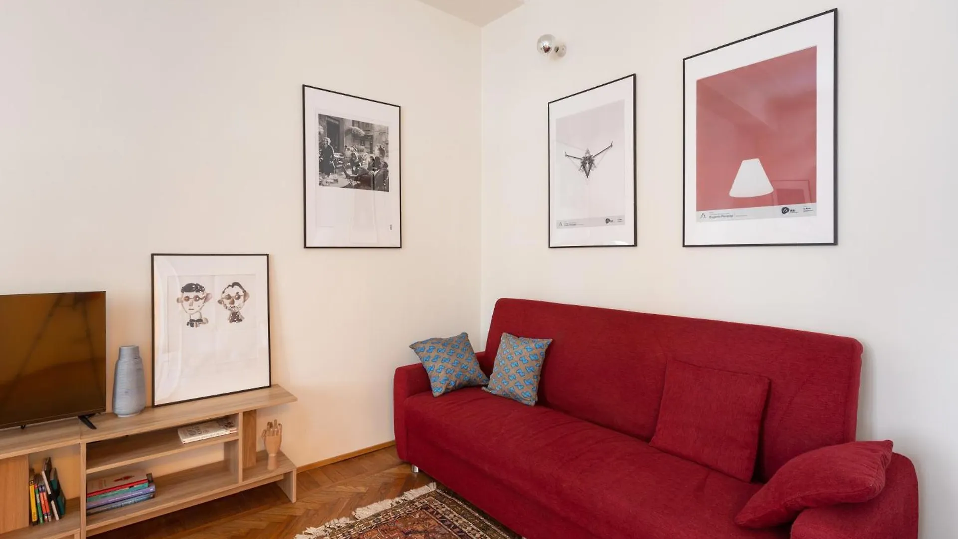One Bedroom Apartment Of Comfort And Style In The Heart Of Mediolan 0*,