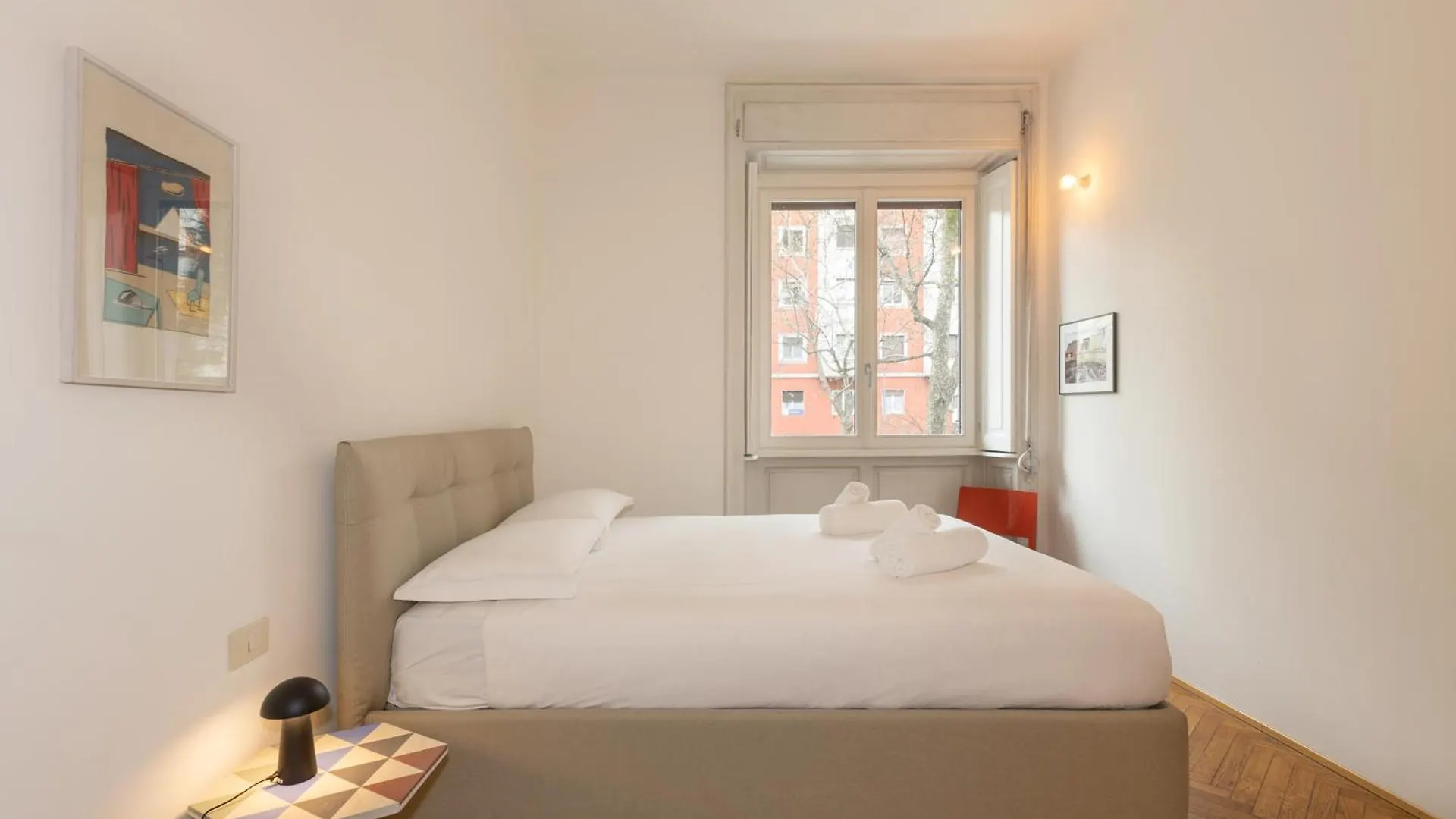 One Bedroom Apartment Of Comfort And Style In The Heart Of Mediolan 0*,  Włochy