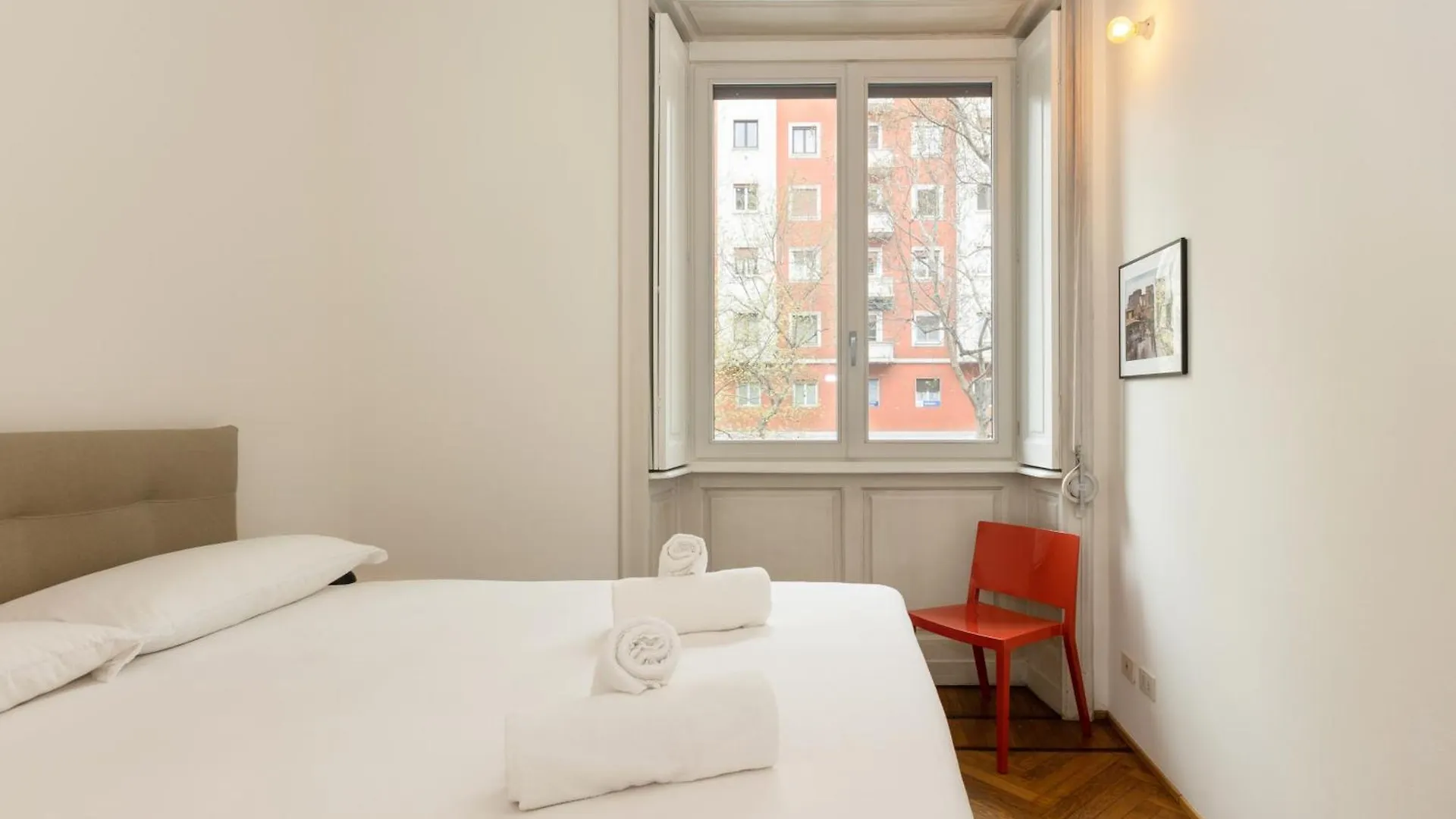 One Bedroom Apartment Of Comfort And Style In The Heart Of Milan