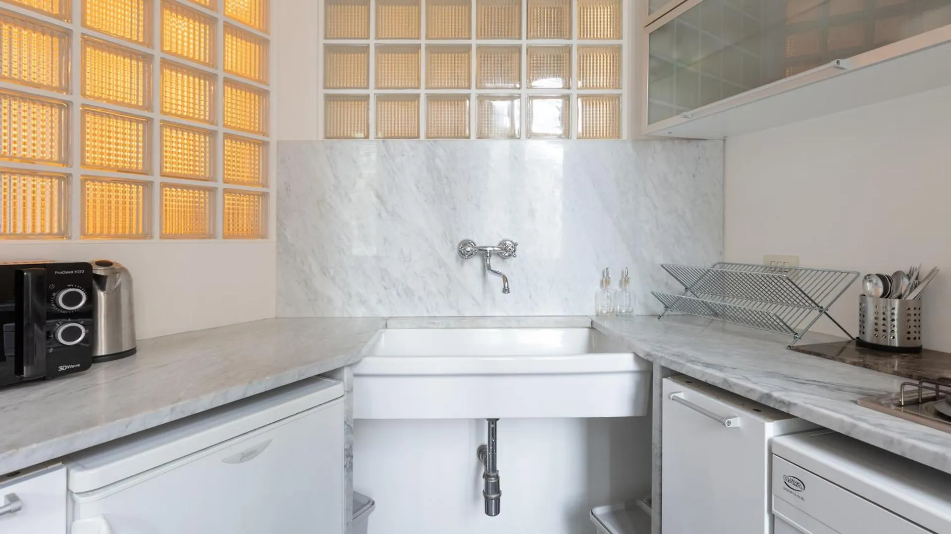 One Bedroom Apartment Of Comfort And Style In The Heart Of Milan Italy