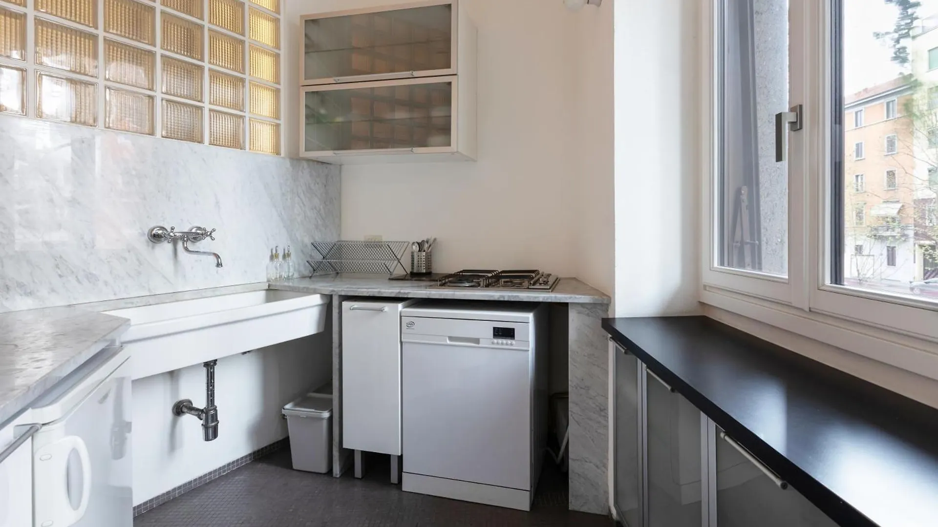One Bedroom Apartment Of Comfort And Style In The Heart Of Milano