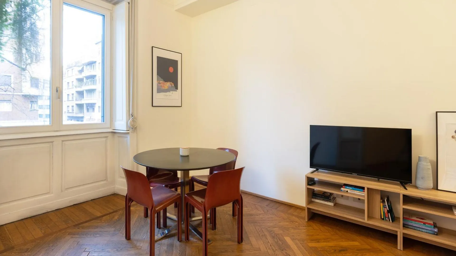 One Bedroom Apartment Of Comfort And Style In The Heart Of Milano 0*,  Italia