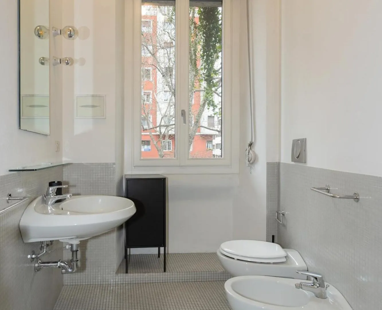 One Bedroom Apartment Of Comfort And Style In The Heart Of Milano Italia