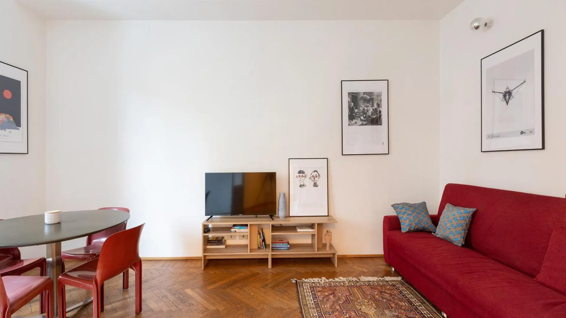 One Bedroom Apartment Of Comfort And Style In The Heart Of Milano