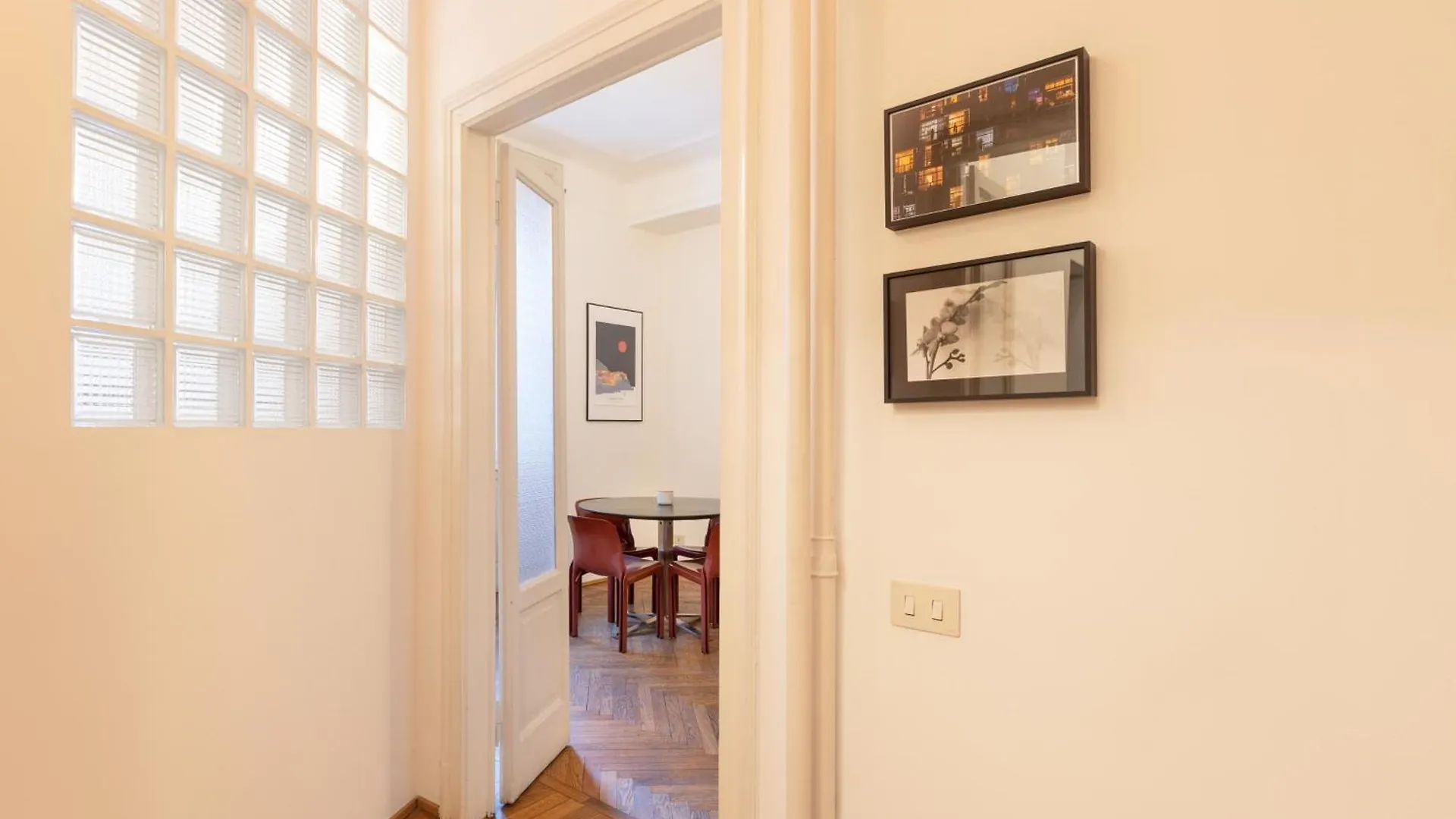 One Bedroom Apartment Of Comfort And Style In The Heart Of Milano 0*,