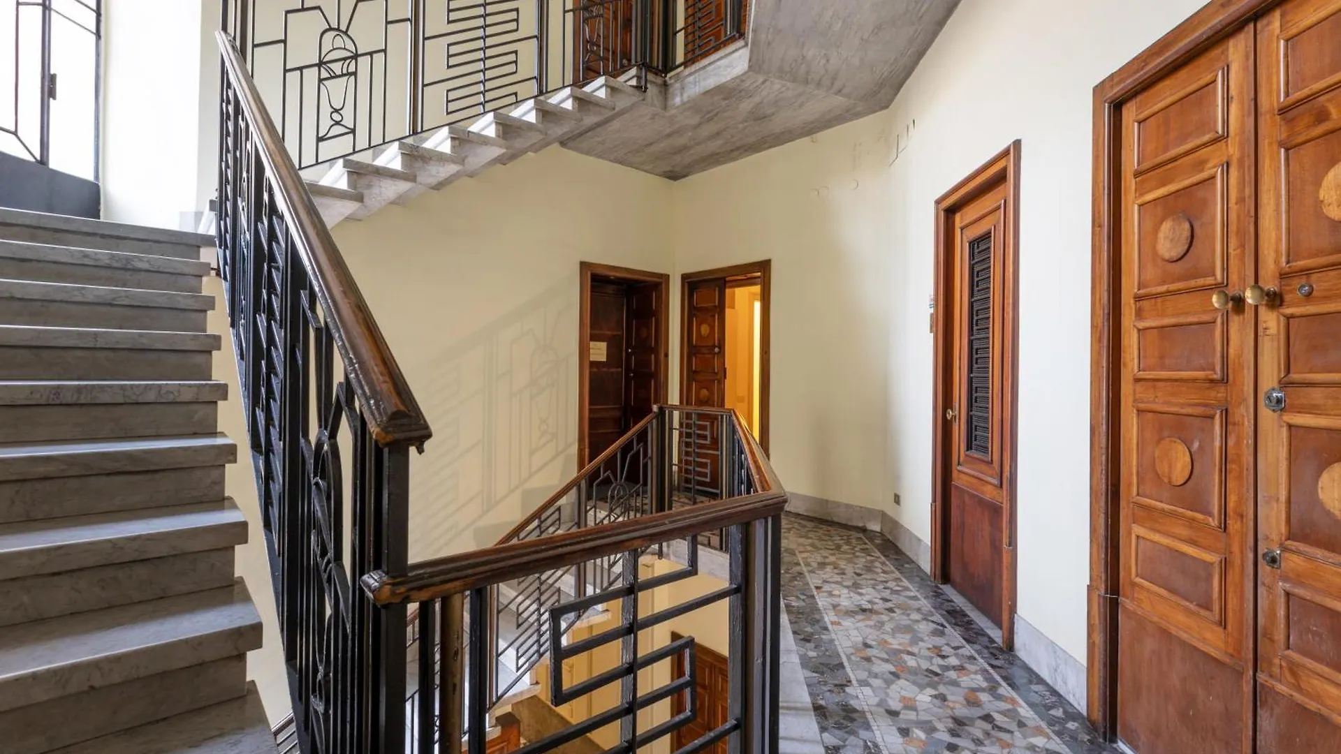 One Bedroom Apartment Of Comfort And Style In The Heart Of Milano