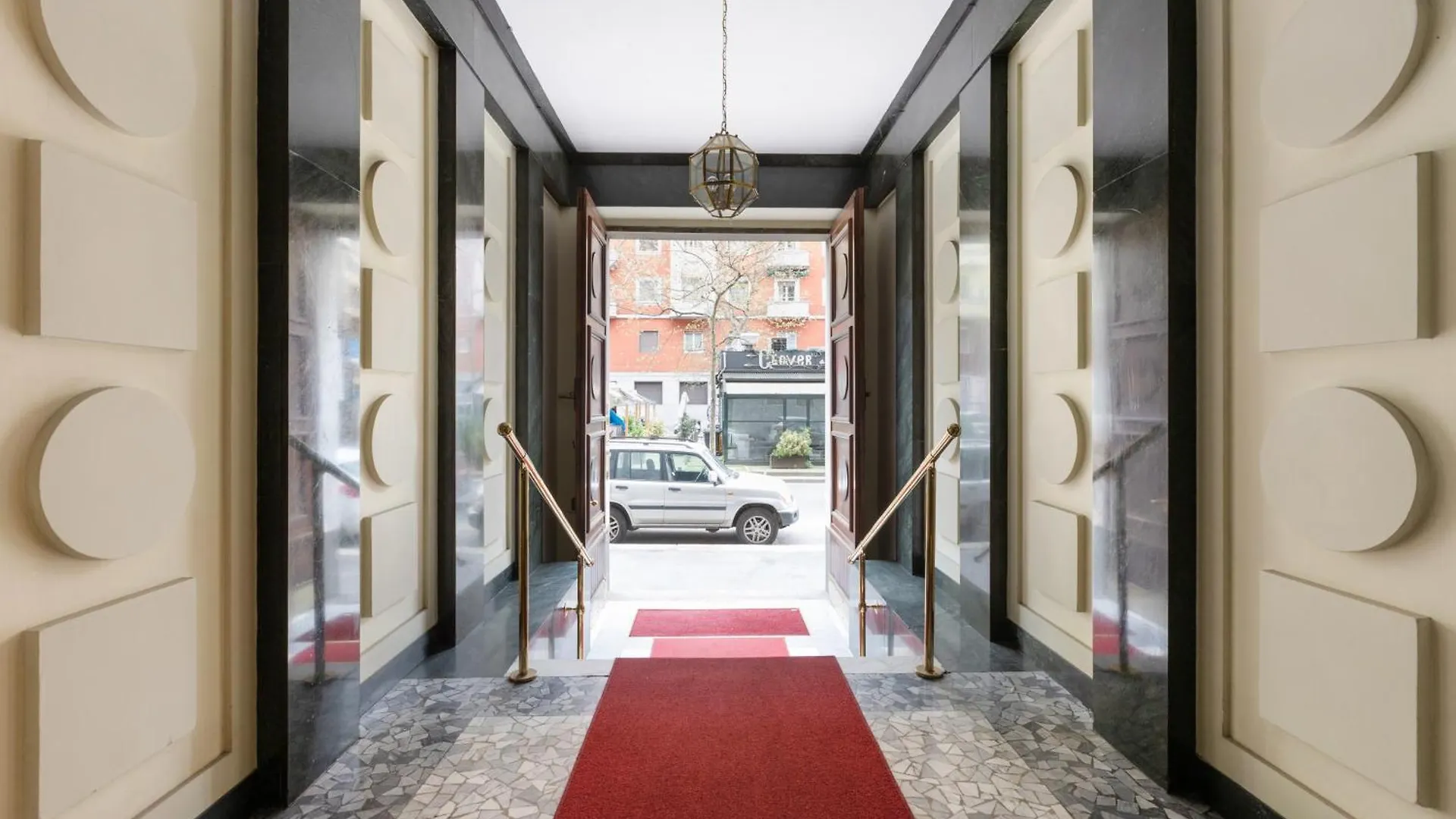 One Bedroom Apartment Of Comfort And Style In The Heart Of Milano